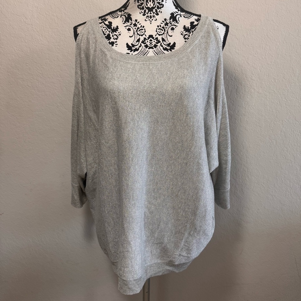 a.n.a. Women’s Top Silver Glitter Sparkle Size XL Cold Shoulder 3/4 Sleeve